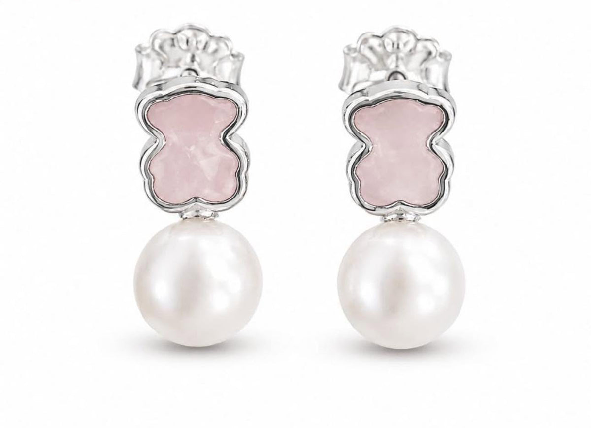 Arete Inspirado OSO con cuarzo rosa , perla de rio y baño de rodio