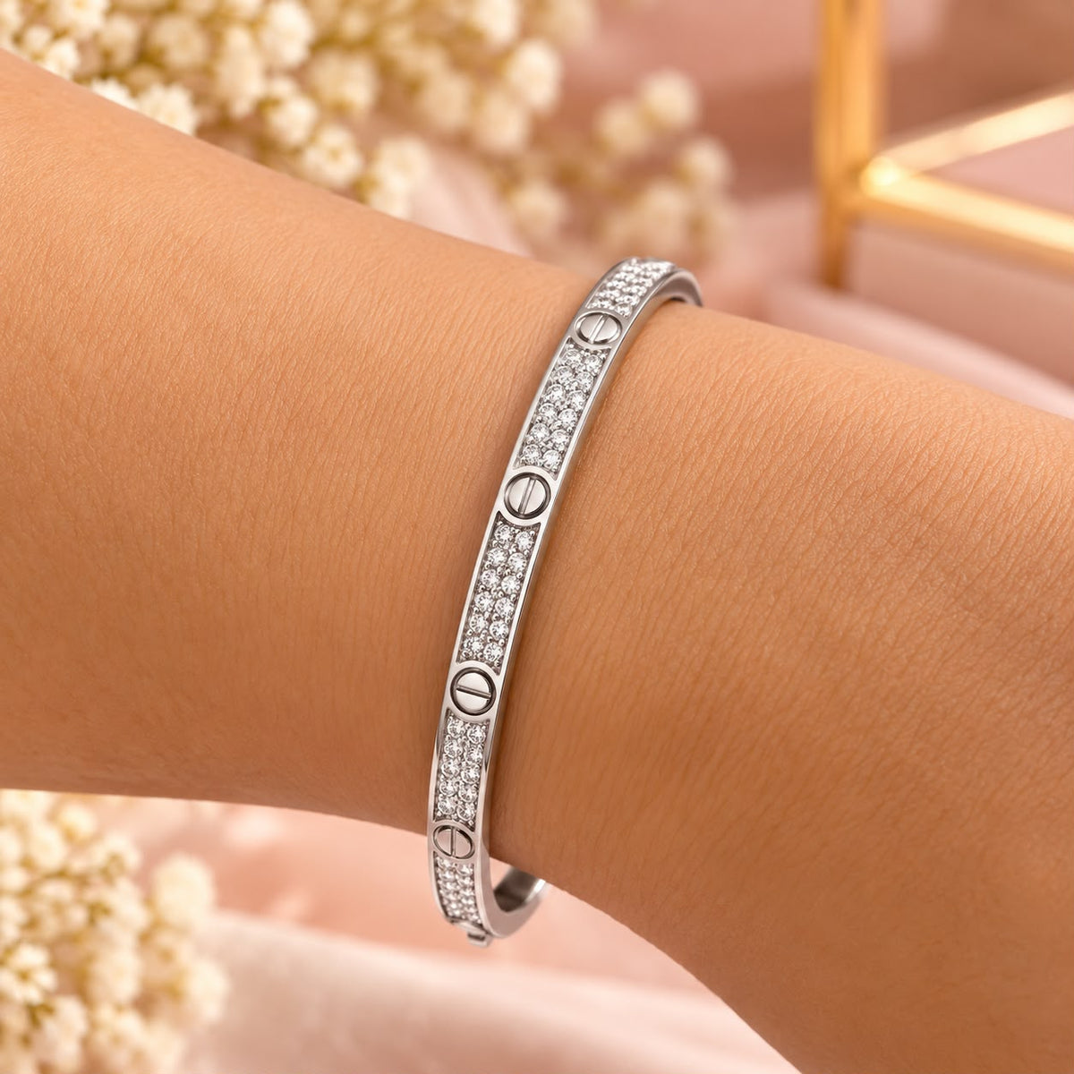 Brazalete Insp Carti con baño de RODIO Plata 925