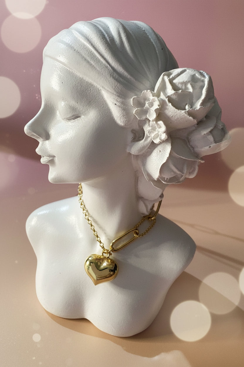 Collar con cadena paper clip y rolo con dije de corazón