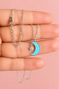 Collar con dije de Luna esmalte azul con circonia